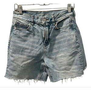 American Eagle Mom Jean Denim Shorts Size 4 Light Wash Blue Cut Offs Casual